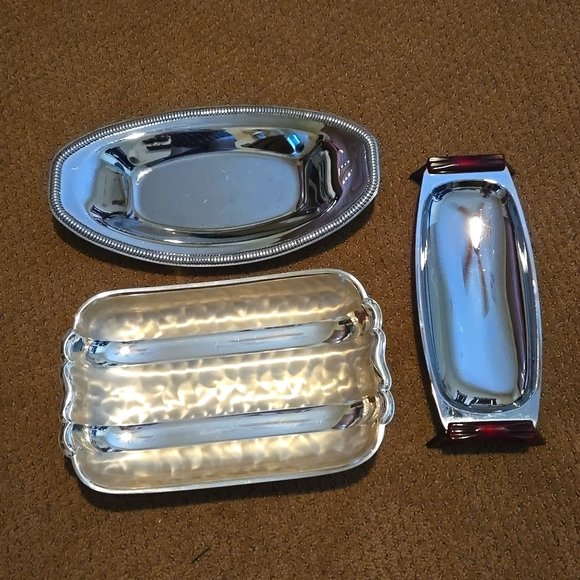 3 Serving Dishes - Picture 1 of 4